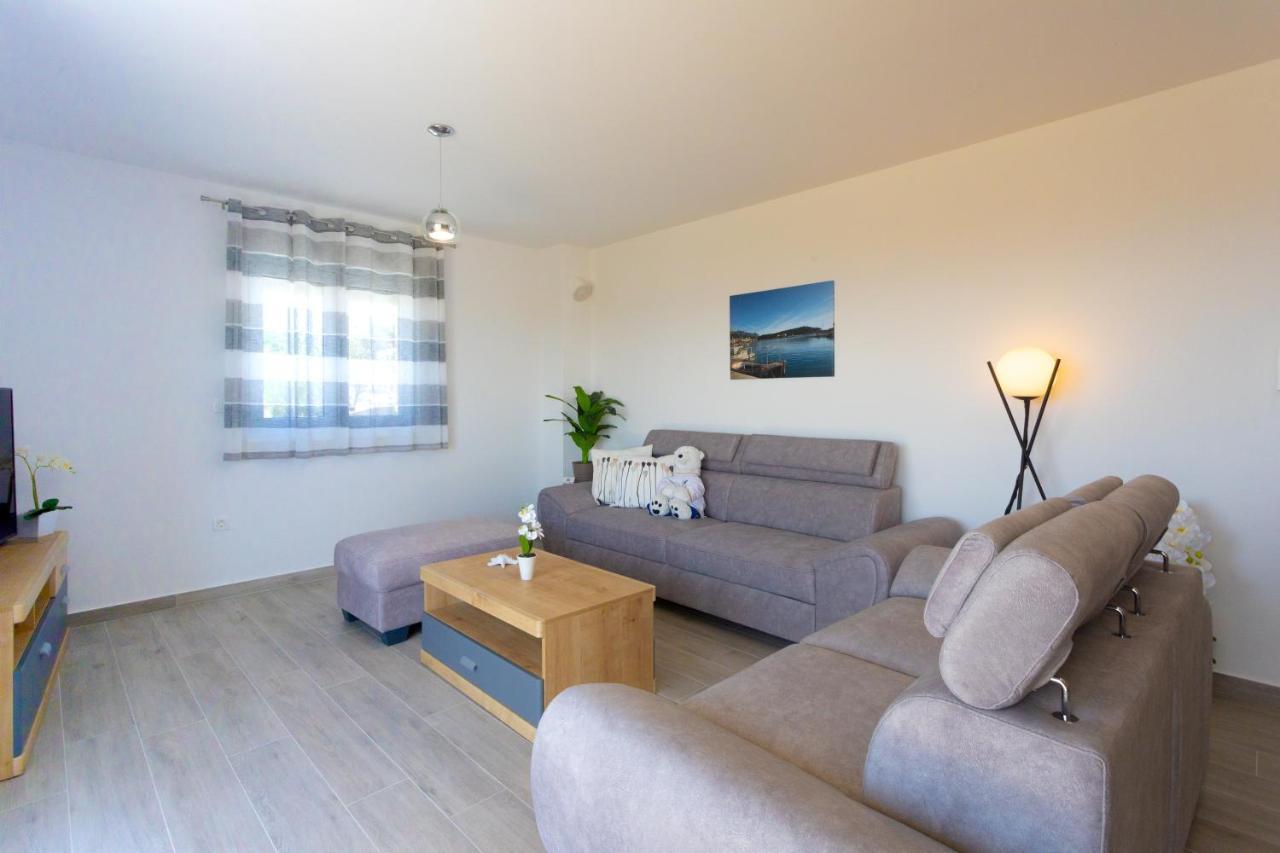 Jasa Deluxe Apartment