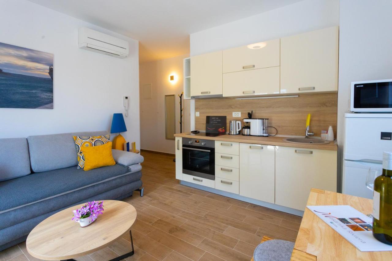 Jasa Deluxe Makarska